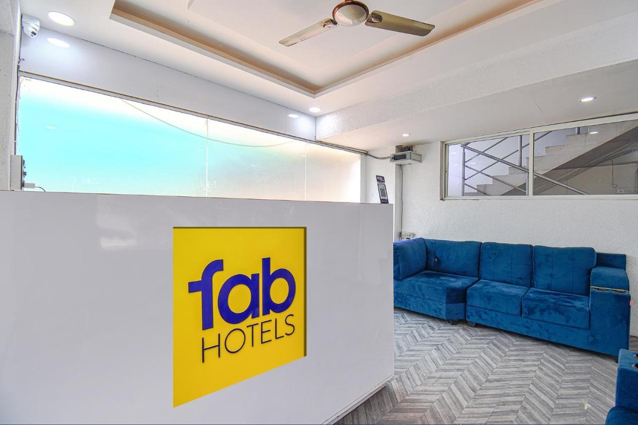 Fabhotel Red Velvet &