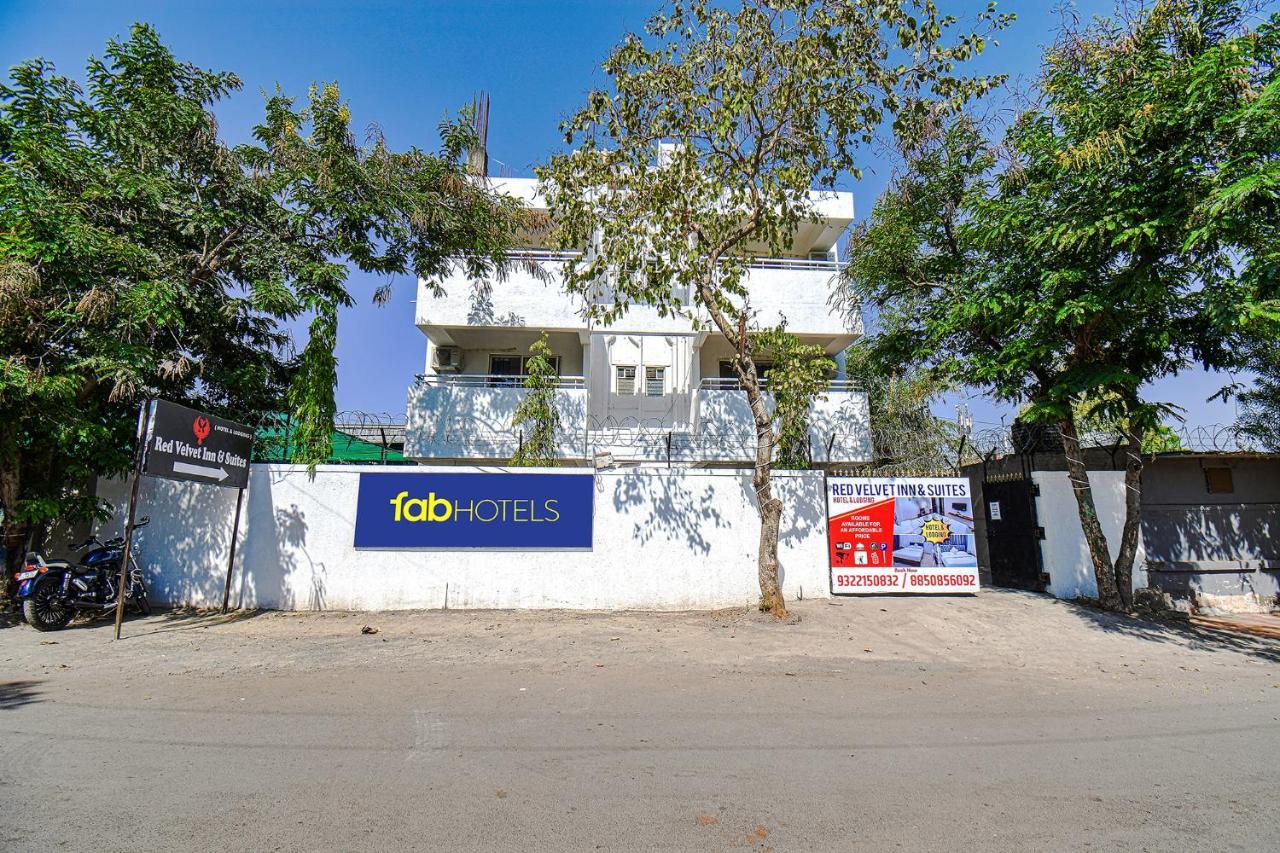 Fabhotel Red Velvet & Hotel 3*